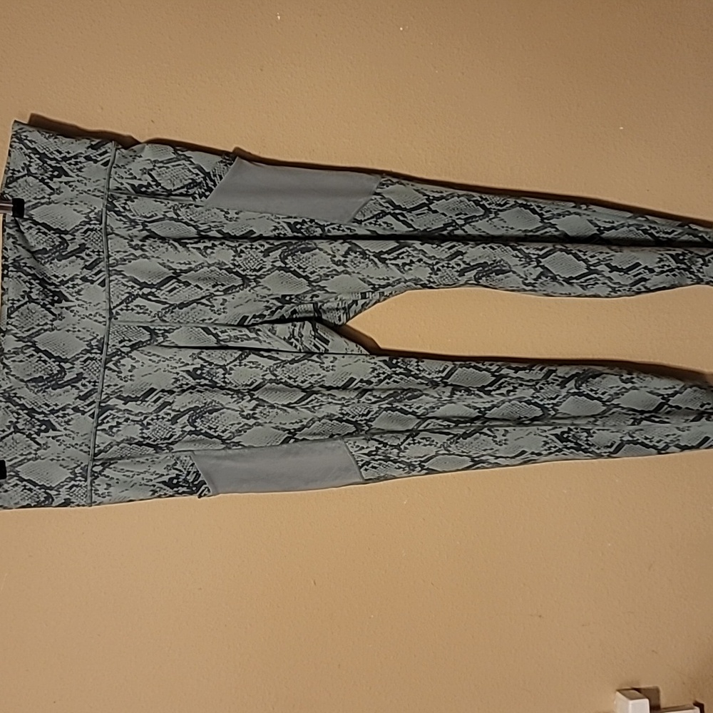 Fabletics leggings